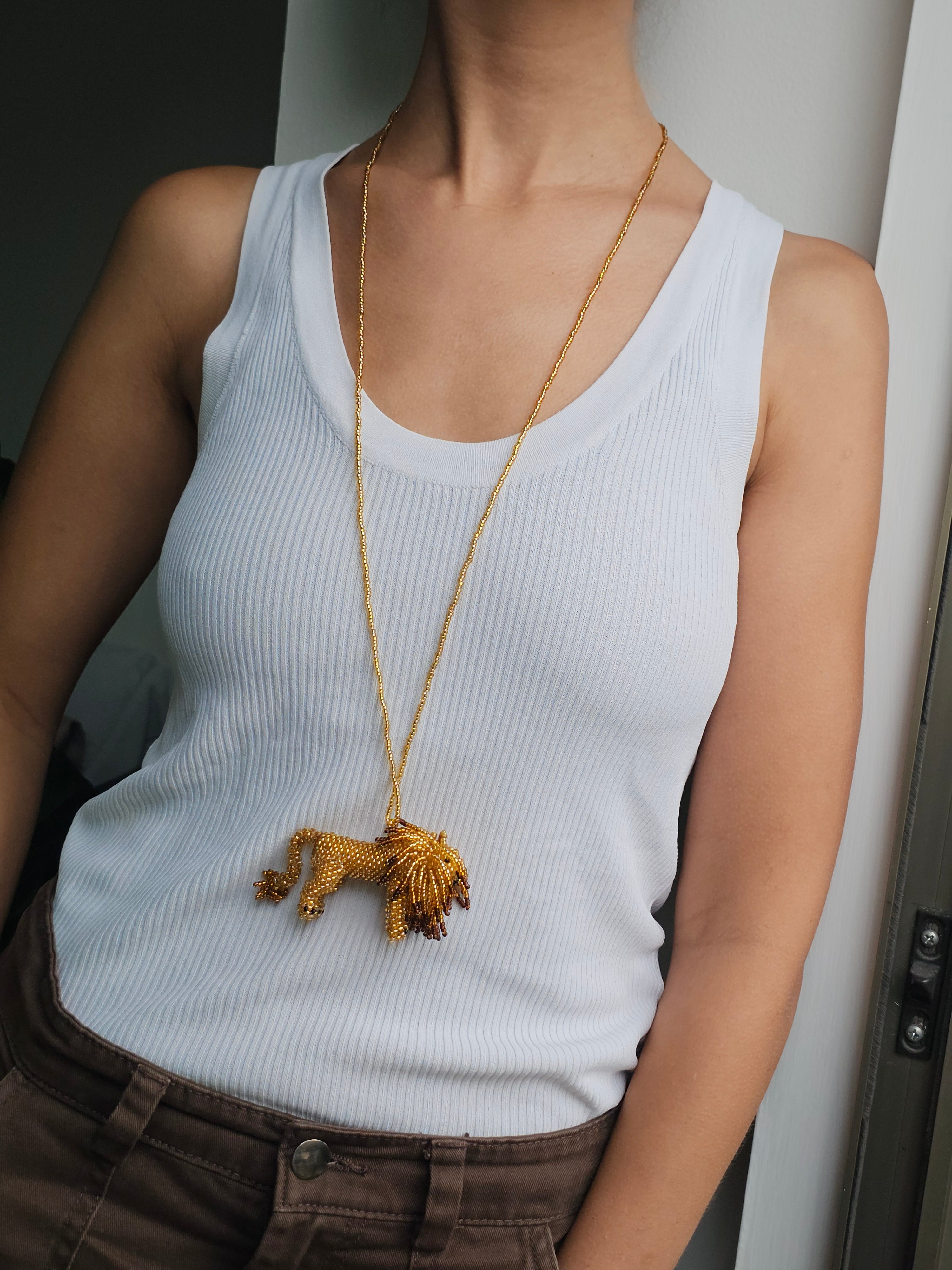 León en mostacilla del Putumayo