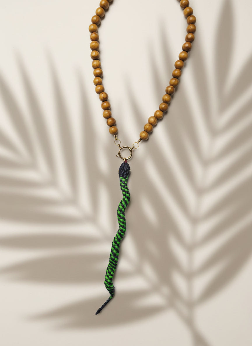 Collar culebra - tejido en rafia