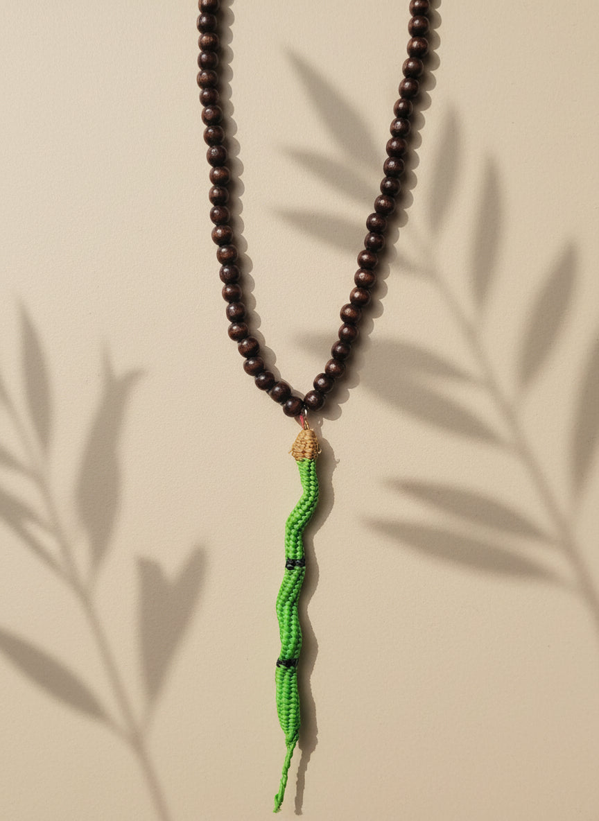 Collar culebra - tejido en rafia