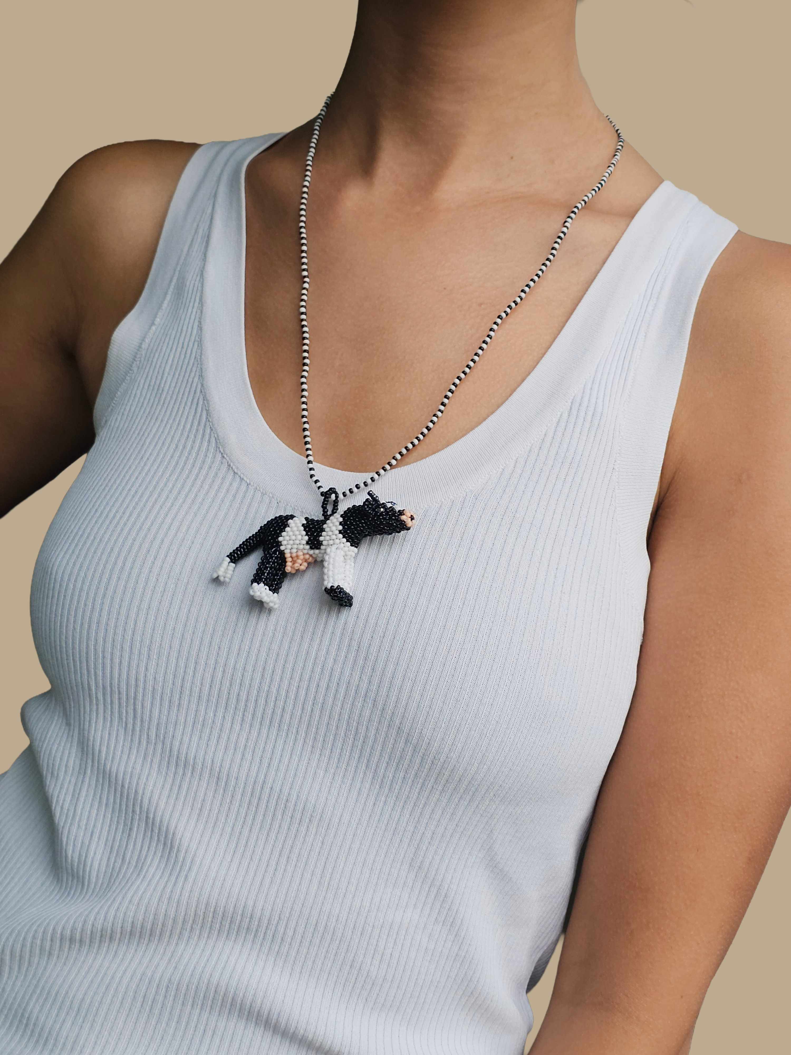 Vaca en mostacilla del Putumayo - Blanca con negro